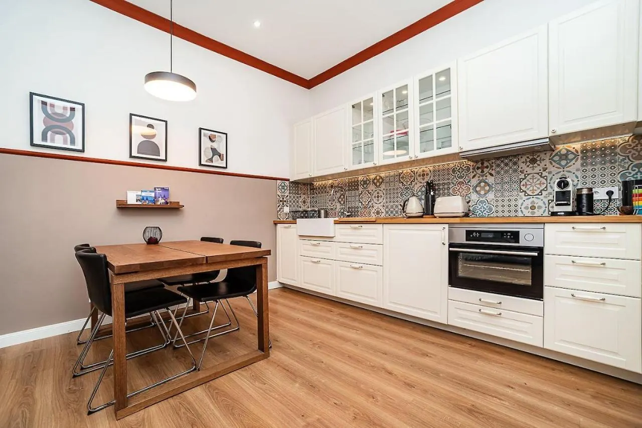 Charming, Modern, 1-Bed Flat By Museum Of Prague 아파트